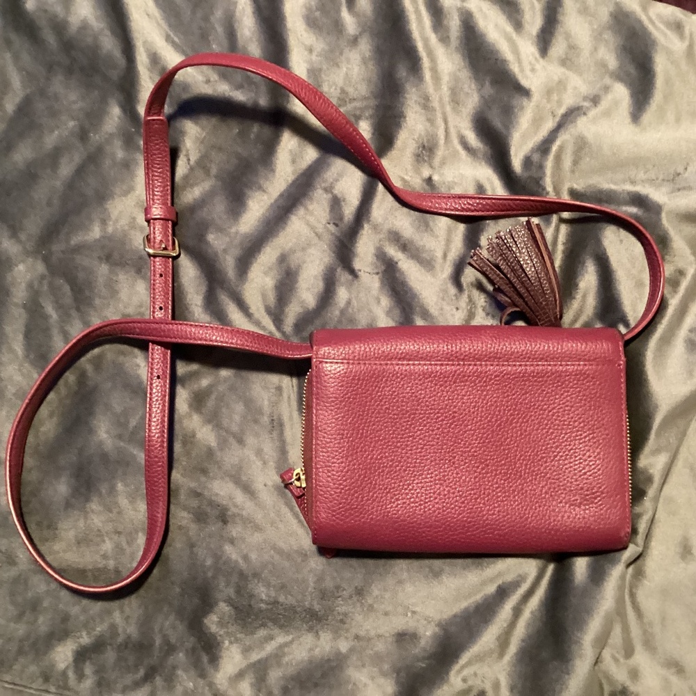 Small Kate Spade crossbody purse